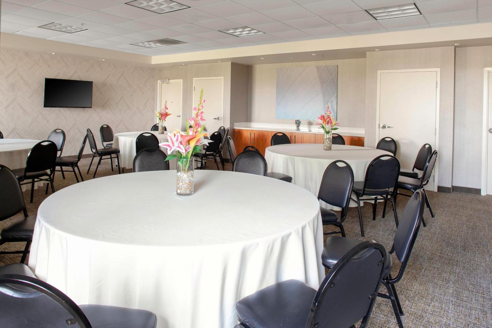 Springhill Cincinnati North Forest Park Hotel 3*