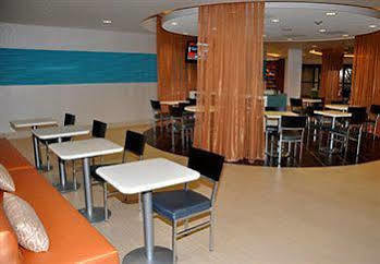 Springhill Cincinnati North Forest Park Hotel 3*